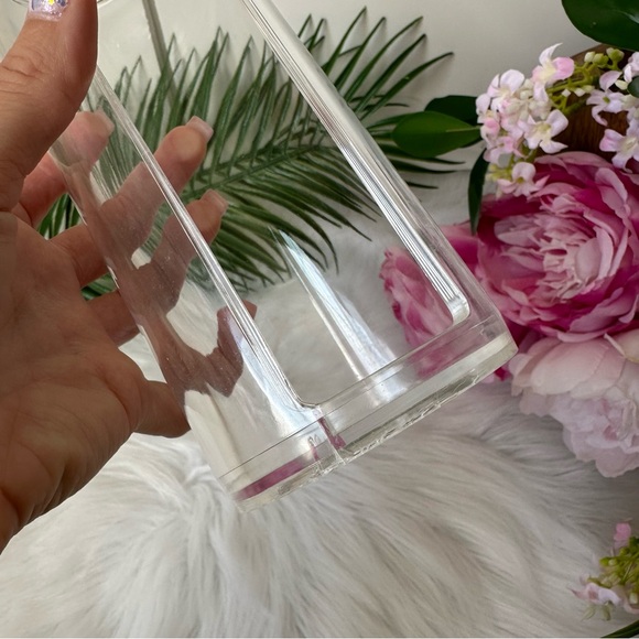 Acrylic Cotton Pad Holder with Lid - Picture 5 of 7